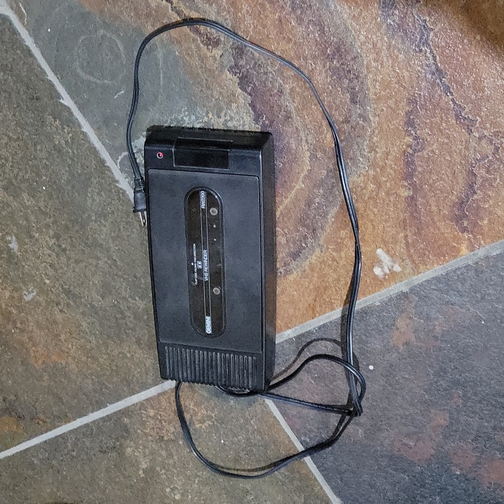 Gemini Automatic VHS Rewinder RW2200